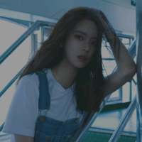 女头 岁月如梭 怀念在深秋