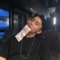 什么使你难过 感情还是生活 本来单纯的友谊就是被