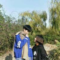 想把你藏在我的梦里 天亮也带不走你 前一秒钟我们是幸福的