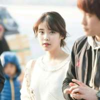 IU 全世界 除了你 谁都