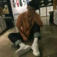 其实挺想你 只是你很好 我不想打扰 我能遇见你，也能送走