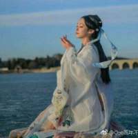 好久不见 今晚来我梦里吧 有点想你了 ?... 我只用一眼的时间去沦