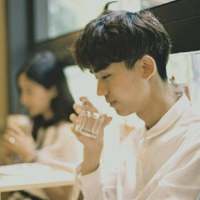 花花花花 你看上去百毒不侵 可