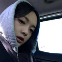 “有一天我发了疯样的在找方向却总是南北难... 曾以为，我们的感情完