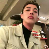 拼命对一个人好 生怕做错一点对方就不喜... 曾经也走过那些快乐的
