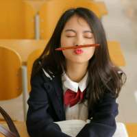 我既无趣又不酷一点也不可爱更不是小仙女 ... 山河拱手，为君一笑。