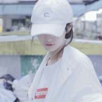 “除了两情相悦，其余的喜欢都很心酸。” 我爱你藏在心里变成秘