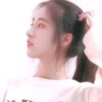 把你变成草莓软糖 一大口吃掉 就算心痛也无法挽留，