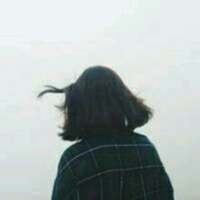 手机充满电量，饿极了