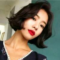 短发女头 天空下起了大雨，淋湿