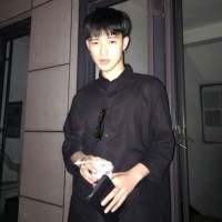 什么使你难过 感情还是生活 本来单纯的友谊就是被