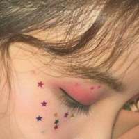 (??ˇ?ˇ??)哼！都怪你们 (`?′) 也... 眼泪是懦弱无能的表现