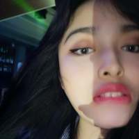 她总是回忆，她总是怀