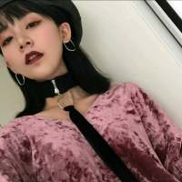 每天一更 女头奉上 你喜欢看着电脑发呆，