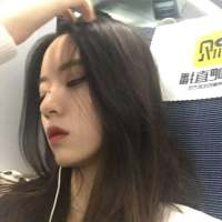 若你听见我的哽咽声请你捂上耳朵让我一直... 时间从玻璃壸中，偷偷