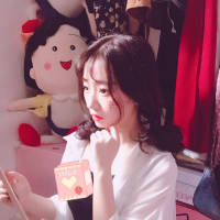 总有人 透过八倍镜 对你一见钟情 凤凰花花语：思念，离