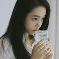 你像酒馆早早打烊 满心欢心的我冻死在长街 如果心情也能预约就好