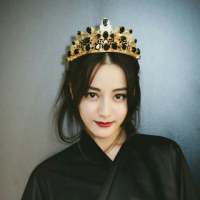 女头 路边的野花迩踩不起