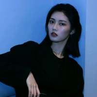 女头 我们唱了一路的歌，却
