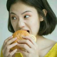 来跟我大声朗读一遍：我不困 我精神抖擞... The happin