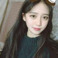 你喜欢开玩笑 别人都以为   你没烦恼. 后来风绕了几圈叶落了