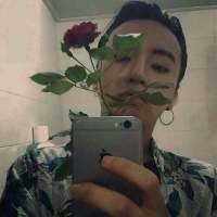 你很快乐吗 朋友成群吗 对你仍然放不下，所以