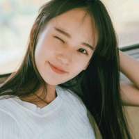 愿每个姑娘都能精致到老眼里长着太阳 笑里... 我有一个对我用情至深