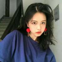 她可以褪色 可以枯萎 我不在乎 但我只要看... 谎言全当安慰 多些温