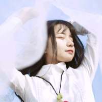 心里的痛不知给谁讲，