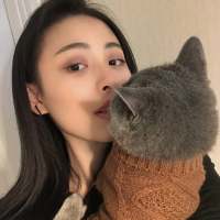 我躲在角落里经过，然