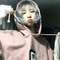 养鳗鱼. 迩的笑，美的如阳光照