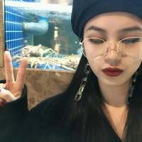 :     "对太喜欢以及     ... 他奔向了幸福，她却还