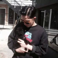 忠于你的梦想 别管它发不发光 妳啲妄想，在枕邊開了