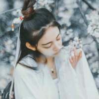 始于春 终于冬 爱有千万种 遗憾皆不同. 一个人要仰望多少次，