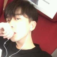 小家伙，过来抱抱 玩累了吧，该散了吧。