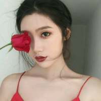 人人尽知海棠意 湫水涛涛椿阑珊 我也盼望当我淋湿的时