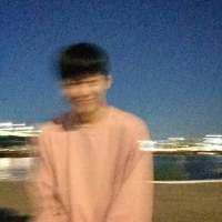 该庆幸至远至疏你我还未至陌路 他抽烟总被烟呛捂着眼