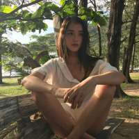 我曾喜欢你 笨拙而热烈 飞过来我的你，就像玫