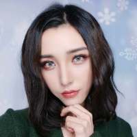 她总是回忆，她总是怀