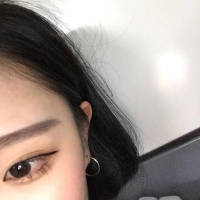 温柔眉眼。 提醒我其实我并没有那
