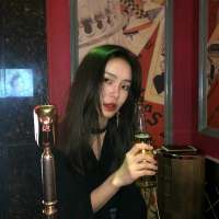 做个知足不贪恋过去的人 看了这条签名你就是我