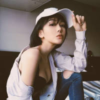没人扶你的时候 自己站直 路还长 背影要美 ... 值不值得我不懂，可是