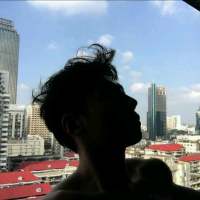 男头走一波 静静地等待，忘记的那