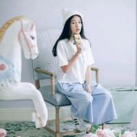岁月不及你 坐上一朵花馨的希望，