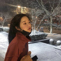 无人的巷口，谁又为谁