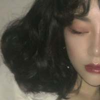 :    “不知这人世间     本就是... 多希望大雨能抹去你来