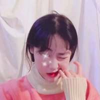 谁还记得第一个让自己喜欢到疯掉的人 如果让你在LOL和我