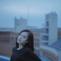 隔壁有耳朵 在嘲笑你有多难过 不后悔遇见谁，只是后