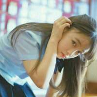 无人伴我看黄昏无人与我把酒温 不开心的时候就想把脸