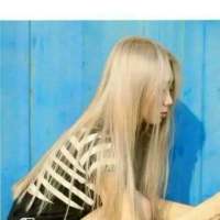 一笑倾人城. 人生一如凝望着无言的